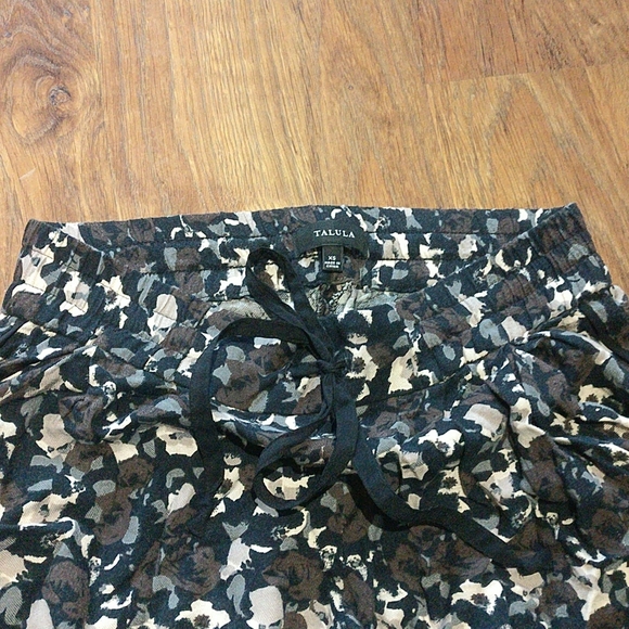 Aritzia - Talula Los Feliz Pants - Picture 3 of 4